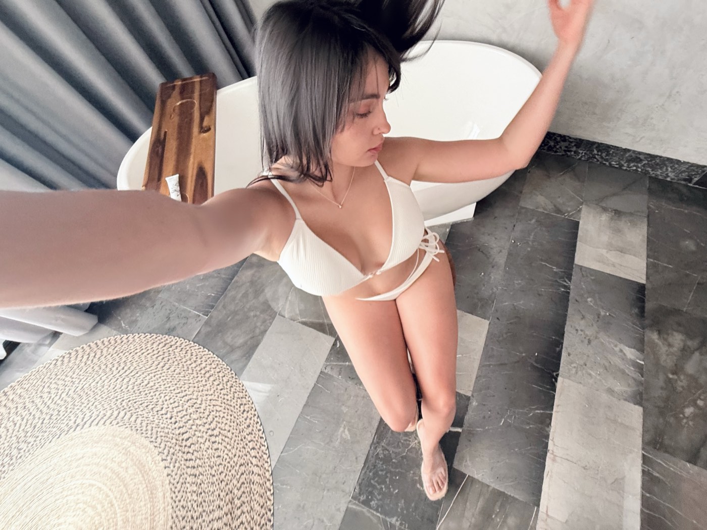 Selección nat. — bikini blanco texturizado con argolla
